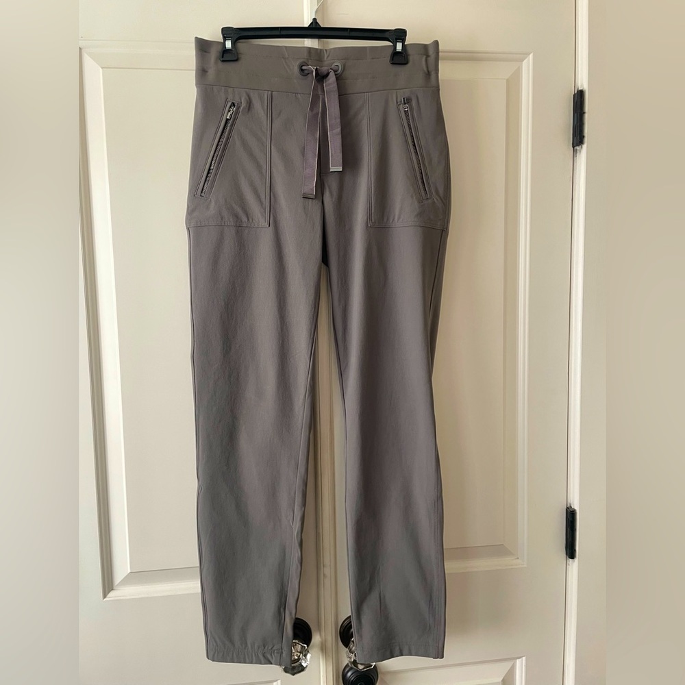 Athleta Headlands Hybrid Pant Size 8 Grey